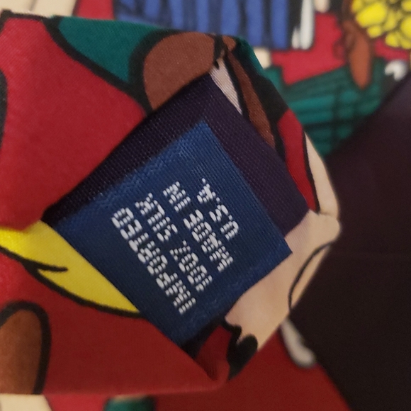 Peanuts | Men's 100% Silk Tie "I Need All The Friends I Can Get" - Picture 4 of 6